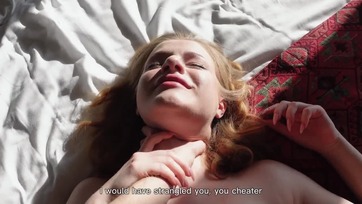 A tündéri exem bemászott mellém az ágyba és elkezdte szopni az álló szerszámomat Thumb